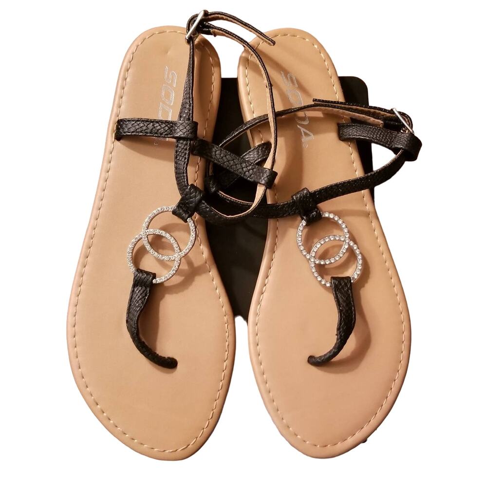 Ladies Size 7 black SODA flat sandals